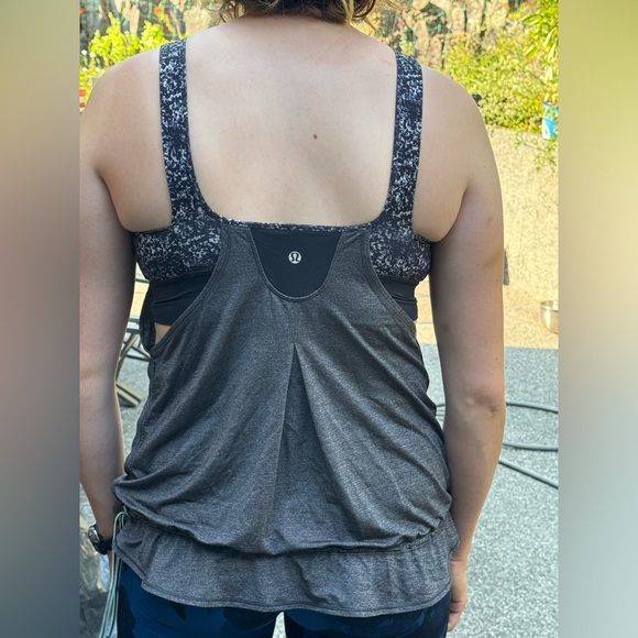⬇️🩷Lululemon Run Times Tank in Heathered Black/Rocky Road Sand Dune Ground - Picture 3 of 11